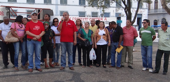 Servidores protestam contra João Castelo.