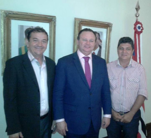 Prefeito Miltinho ao lado de Carlos Brandão e o empresário de Santa Filomena, Idan Torres.
