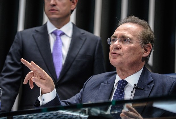 O presidente do Senado, Renan Calheiros (PMDB-AL), durante durante sessão deliberativa extraordinária destinada à votação sobre a prisão do senador Delcídio do Amaral (PT-MS) (Foto: Marcos Oliveira/Agência Senado)